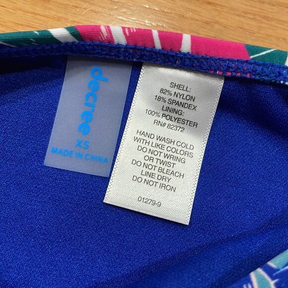 NWT DECREE - size XS swim bottoms- hipster - Picture 2 of 4